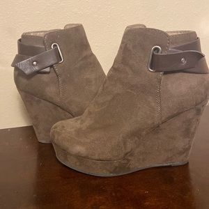 Brand new soda shoes worn once for family photos